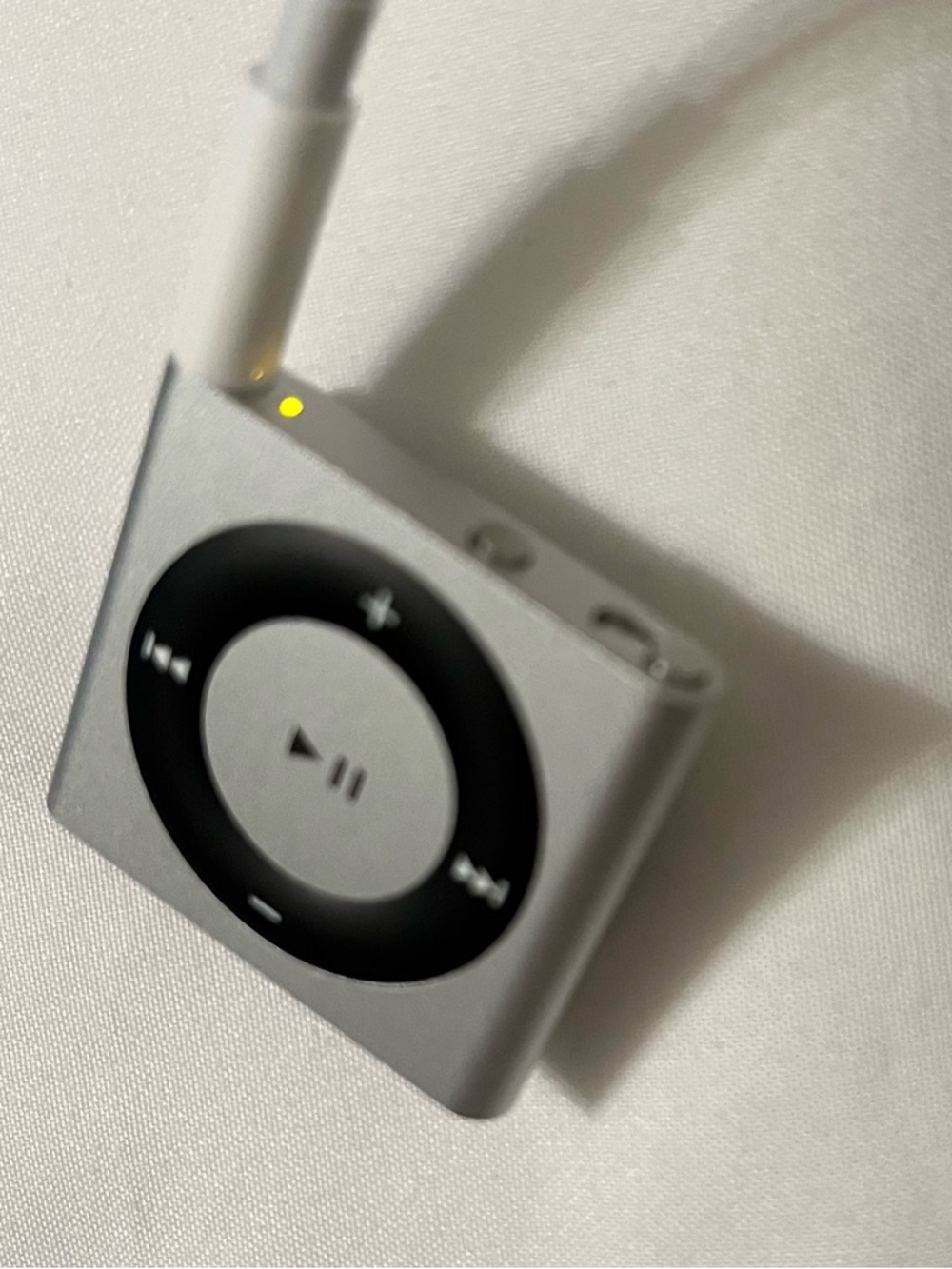 Apple iPod shuffle - 2GB (2015 - 4th generation) - Picture 8 of 8